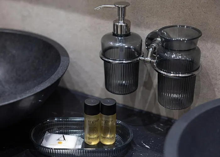 Spacieux & Lumineux Garibaldi דירה ניס